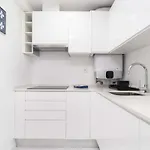 Perfect Cool With Ac, 2 Bedrooms 2 Bathrooms Apartment *