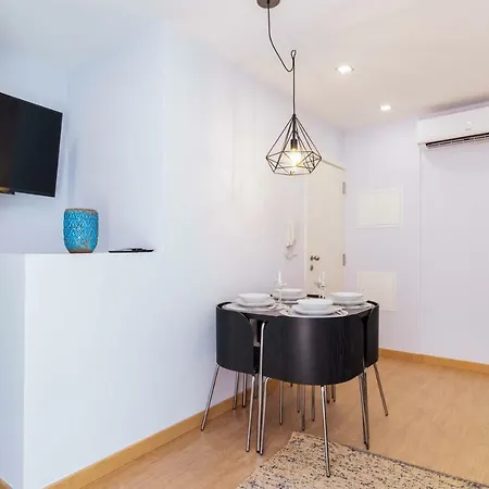 Apartment Perfect, Cool, Aircon, 2 Beds 2 Bath Location Lissabon