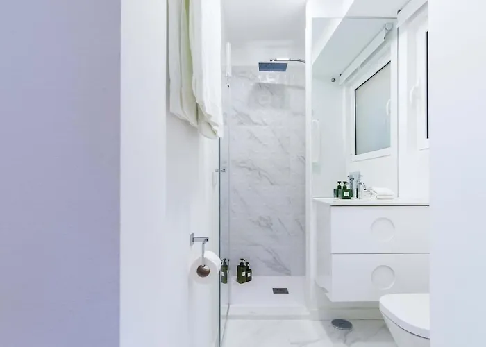 Perfect Cool With Ac, 2 Bedrooms 2 Bathrooms *