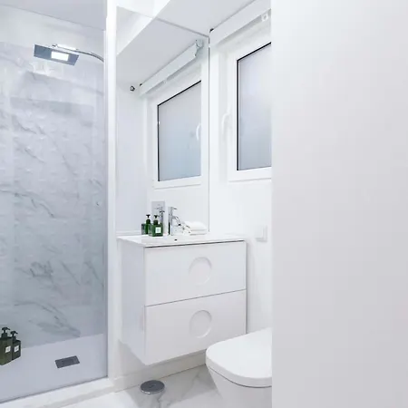 Perfect Cool With Ac, 2 Bedrooms 2 Bathrooms