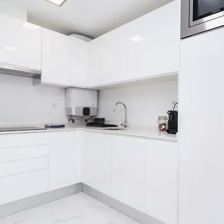 Perfect Cool With Ac, 2 Bedrooms 2 Bathrooms * リスボン