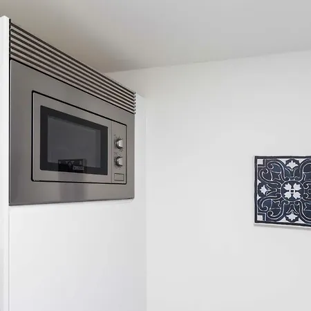 Perfect, Cool, Aircon, 2 Beds 2 Bath Location Lisbon
