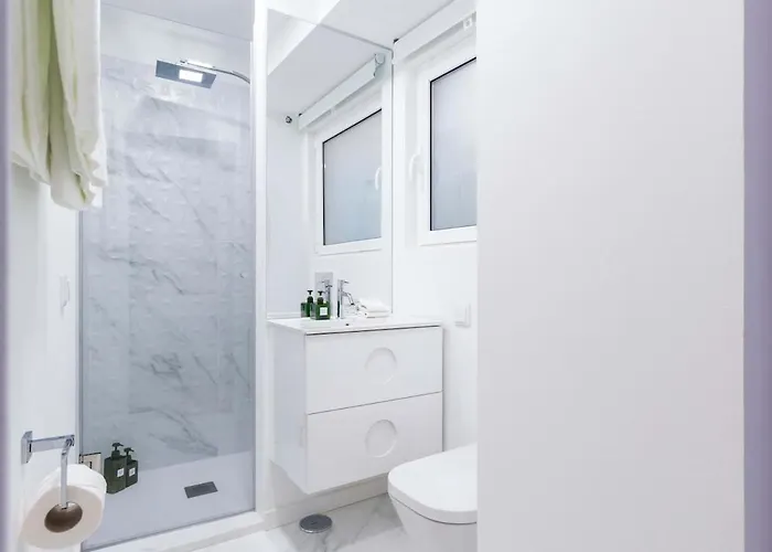 Perfect Cool With Ac, 2 Bedrooms 2 Bathrooms